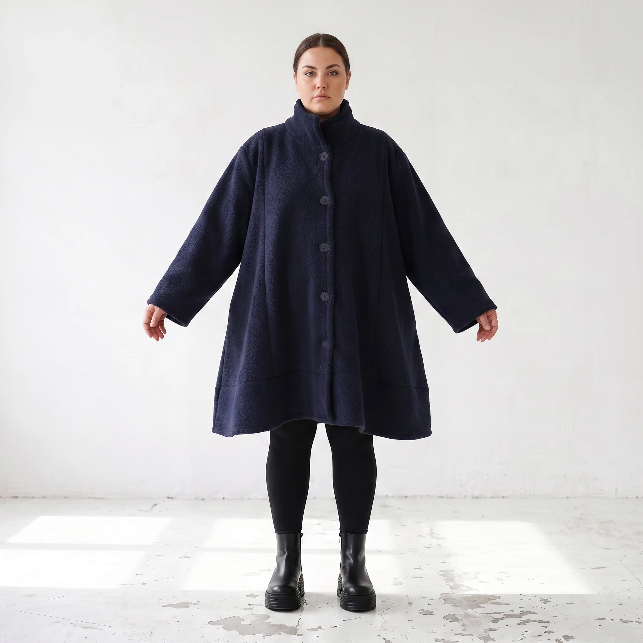 Marine Teddyjacke aus Flauschstoff in A-Linie mit Kellerfalte am Rücken warm und weich