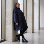 Marine Teddyjacke aus Flauschstoff in A-Linie mit Kellerfalte am Rücken warm und weich
