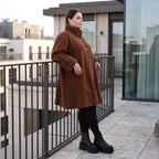 Braune Teddyjacke in A-Linie mit Kellerfalte Stehkragen und Knopfleiste für Winter