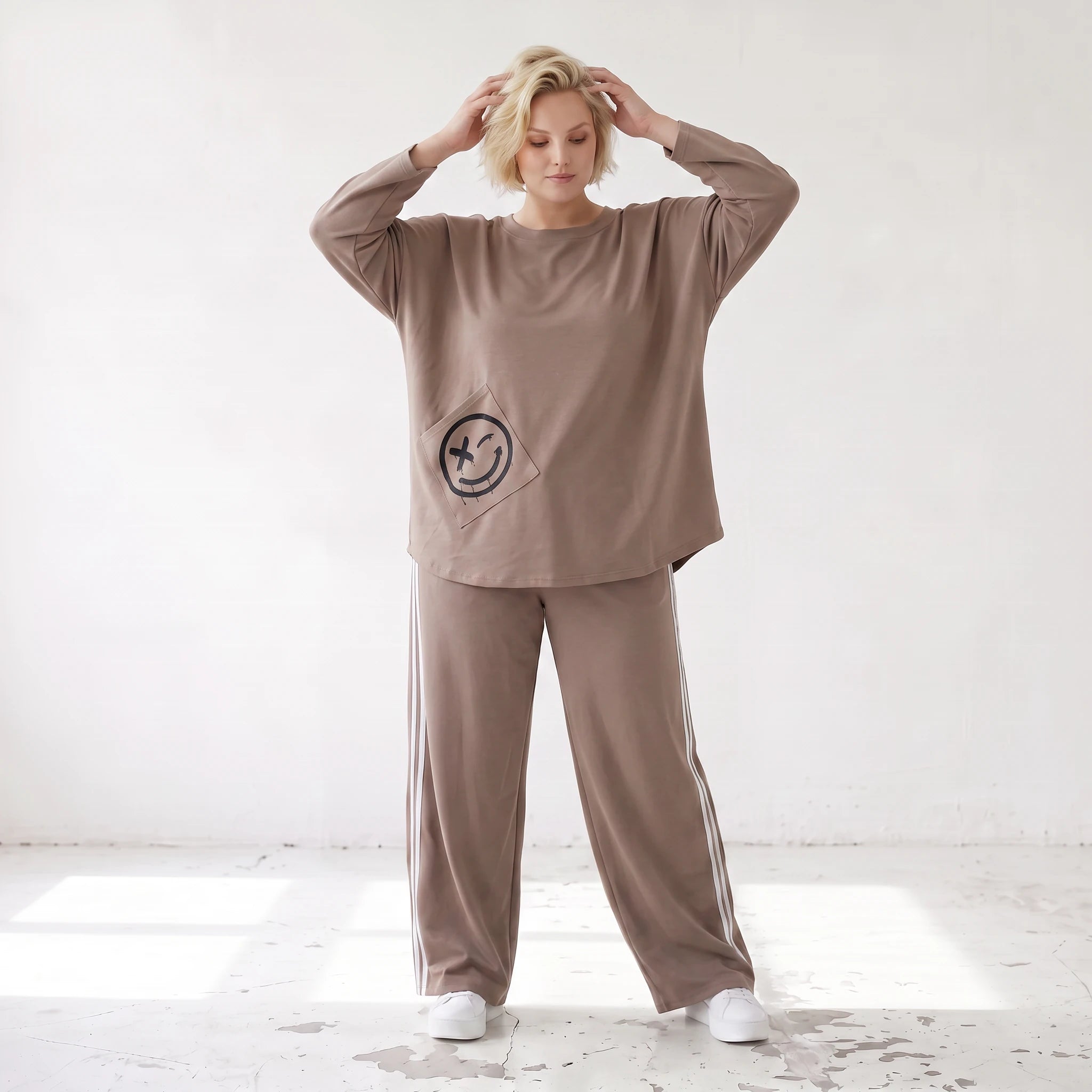 Jogger-Hose im Retro College Look aus French Terry mit weißen Kontraststreifen Ballonform