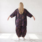 Bigshirt in A-Linie aus Satin mit Schwarz/Violett/Braun Print Rundhals und 7/8-Arm