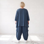 Shirt in Petrol aus weichem Lyocell in A-Linie mit Biesenmusterung und Zipfelsaum