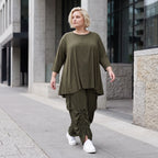 Khakifarbenes Lyocellshirt aus Twill mit Biesenmuster in A-Linie und 3/4-Arm Zipfelsaum