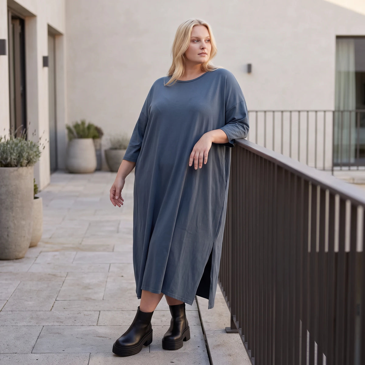 Petrolfarbenes Lyocelltwillkleid in A-Linie mit V-Ausschnitt und 3/4-Arm Seitentaschen