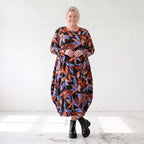 Weiches Romanitjerseykleid in Schwarz/Orange mit Ballonform Langarm Rundhalsausschnitt