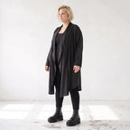 Cardigan aus French Terry mit Stehkragen Faltennaht und Seitentaschen ohne Verschluss