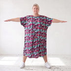 Jerseykleid aus weichem Jersey mit Ballonschnitt Rundhalsausschnitt und kurzen Ärmeln