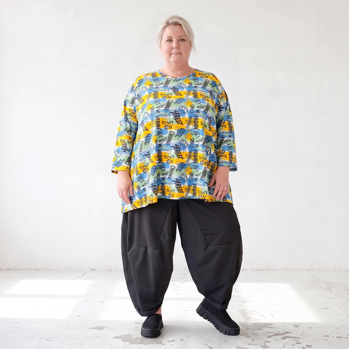 Jerseyshirt in Gelb/Multi mit Rundhalsausschnitt in A-Linie und 7/8-Arm lässig