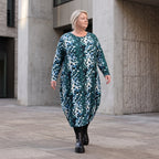 Ballonkleid aus Stretch Twill in Petrol/Weiss mit femininer Silhouette und leichtem Fall