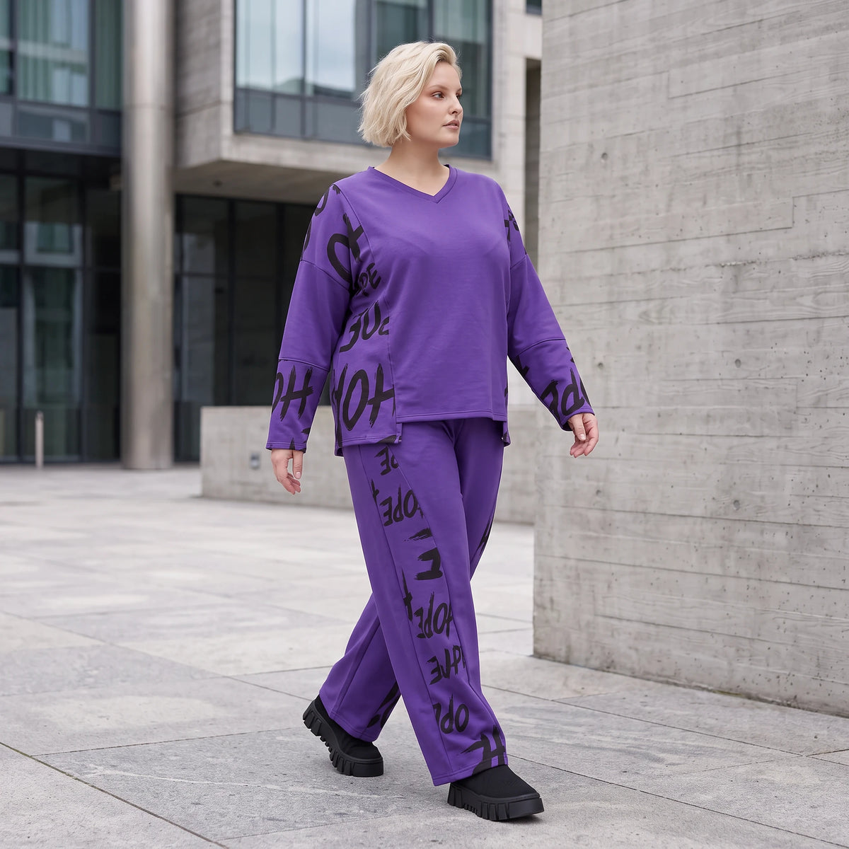Lila Fleece Ballonhose mit Schnürbund und Taschen weiche warme Winterhose in Ballonform