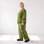 Olivgrüne Ballonhose aus Fleece mit Stretch und Schnürbund für modische Winterlooks