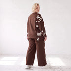 Braunes Fleeceshirt aus Stretchstoff mit V-Ausschnitt in geradem Schnitt weich und warm