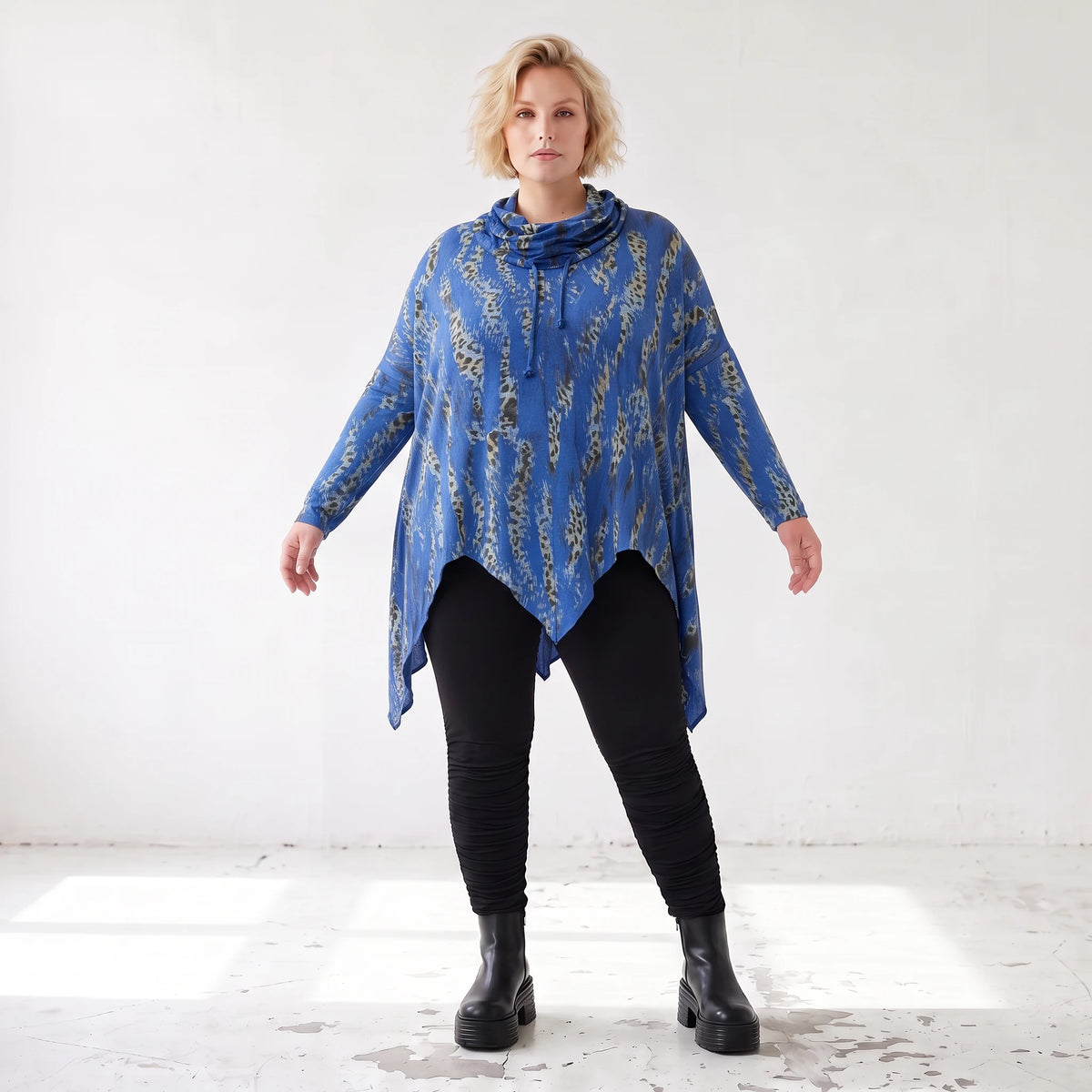 Wintershirt aus Baumwolle in A-Linie mit weichem Rollkragen Tunnelzug und Zipfelsaum