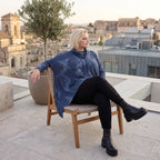 Blaues Langarmshirt aus Baumwolljersey in A-Linie mit Rollkragen Tunnelzug Zipfelsaum