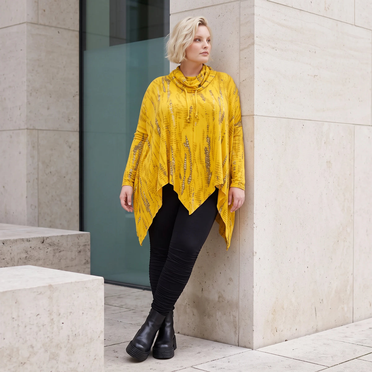 Wintershirt aus weichem Baumwolljersey mit Rollkragen Tunnelzug und Zipfelsaum A-Linie