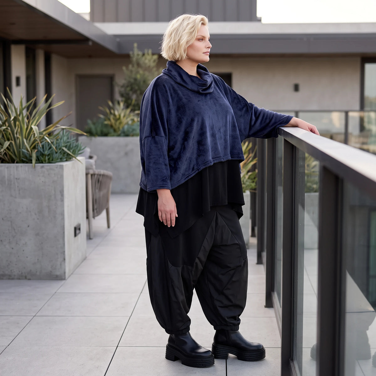 Plüschpullover mit Rollkragen in kastiger Passform flauschig warmes modernes Winterbasic