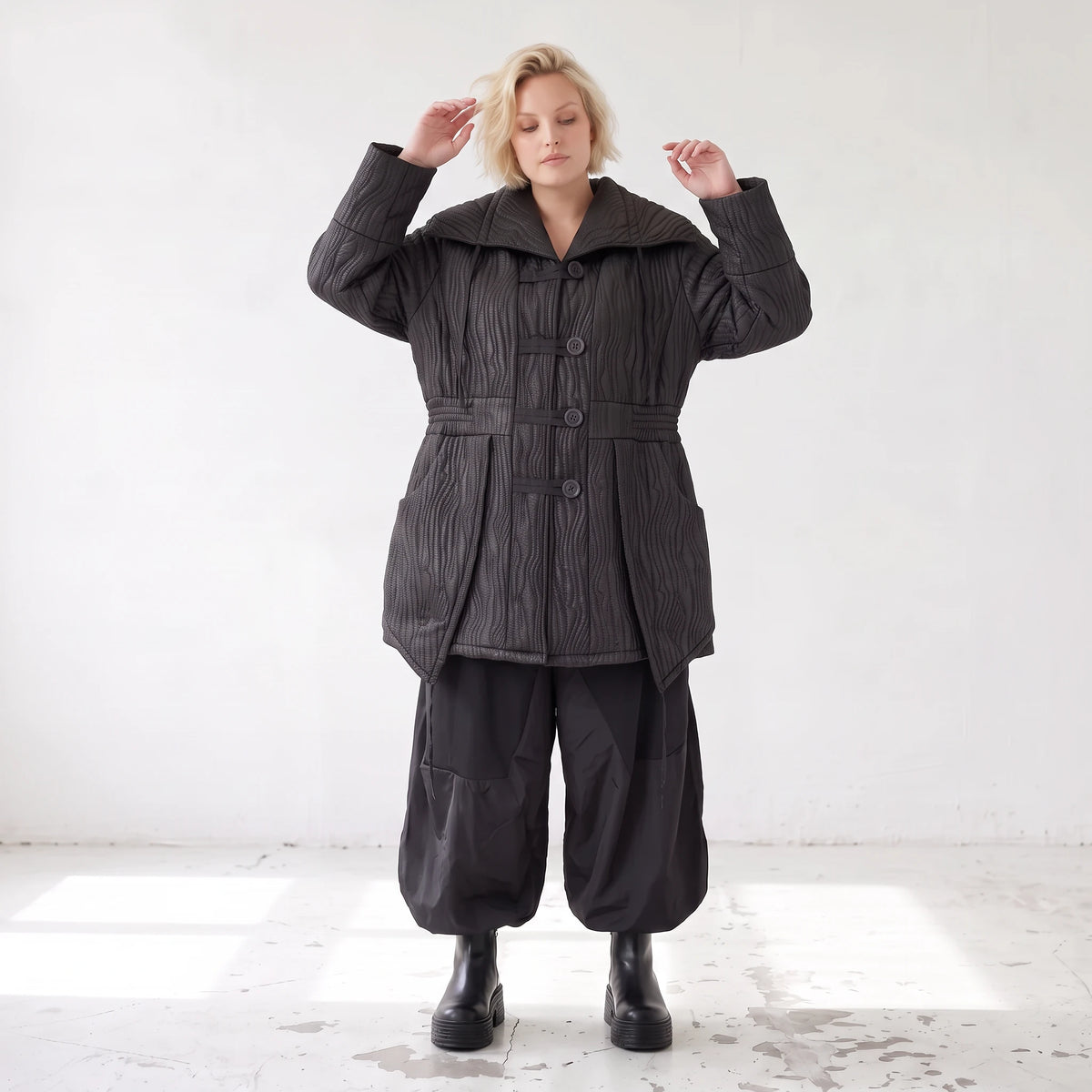 Winterjacke in Lederimitatoptik mit Tunnelzug Hemdkragen Knopfleiste und warmer Haptik