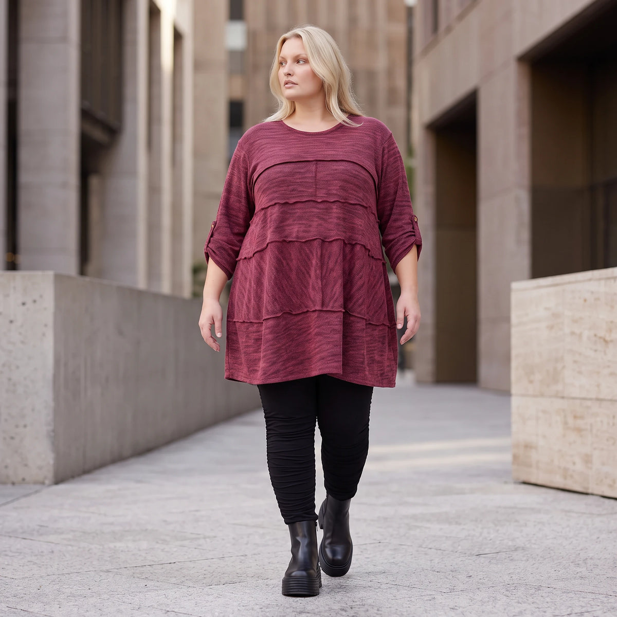 Bordeaux Strickshirt in A-Linie mit Stretch und Faltennaht Musterung weich winterlich