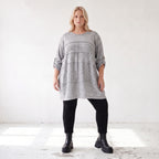 Silbernes Strickshirt in A-Linie aus weichem Stretchstoff warmes Basic für den Winter