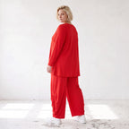Rotes Langarmshirt aus Slinkystoff mit Stretch in glockiger Form und Rundhalsausschnitt