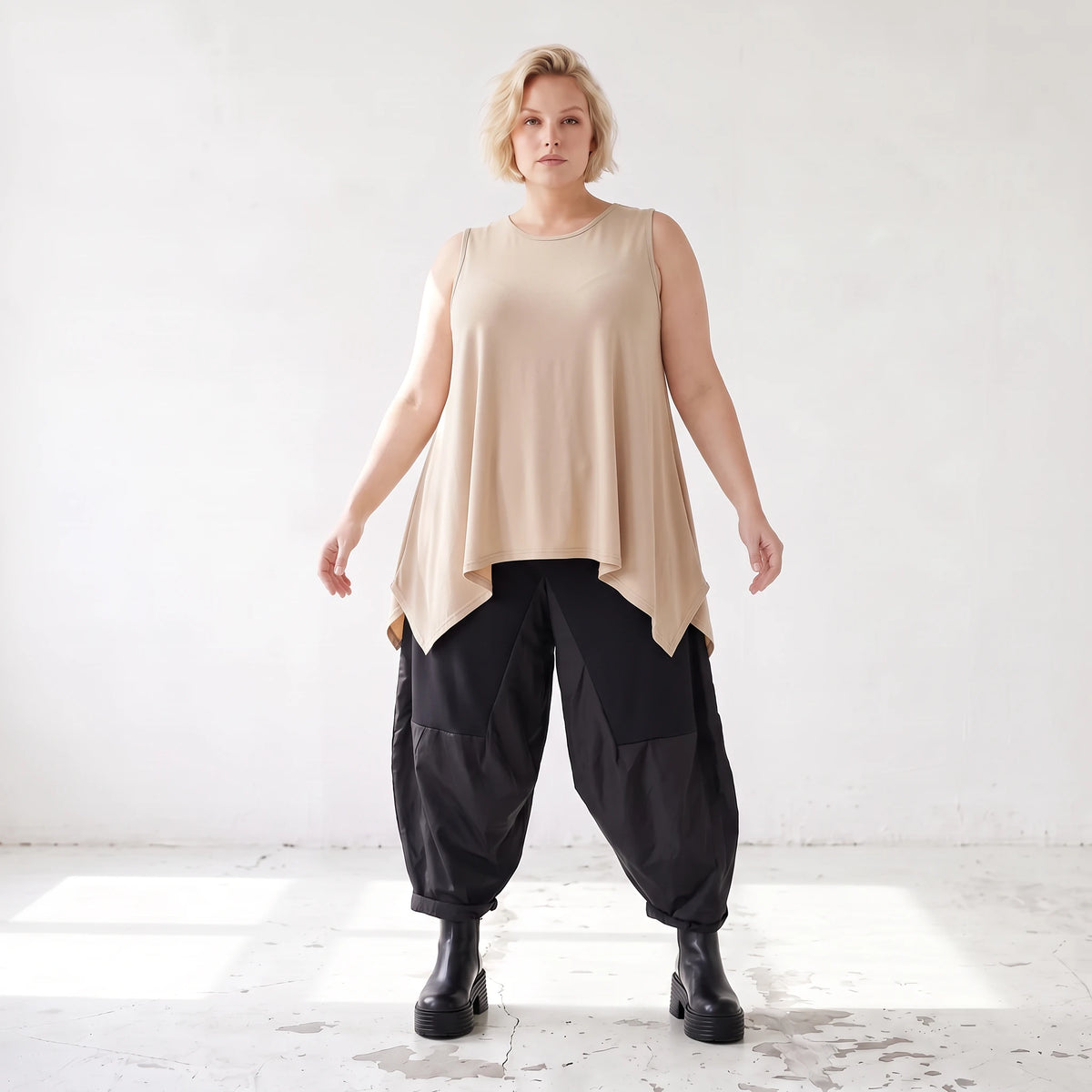 Ärmelloses Basic Top in A-Linie aus fließendem Slinkystoff mit Stretch und Zipfelsaum