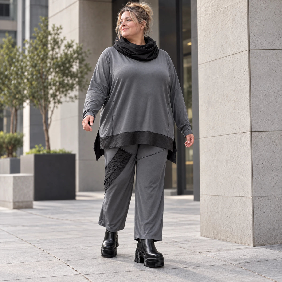 Wintershirt aus weichem Jersey mit Rollkragen Vokuhila Schnitt Taft und Seitenschlitzen