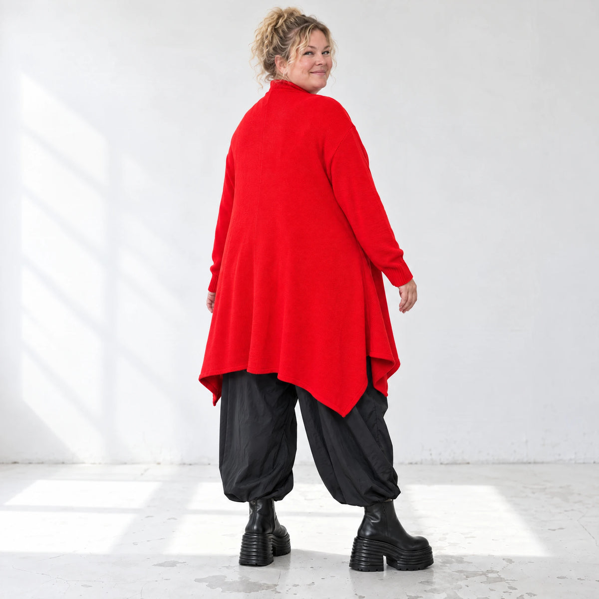 Cardigan aus reiner Baumwolle in A-Linie mit Stehkragen und Seitennahttaschen