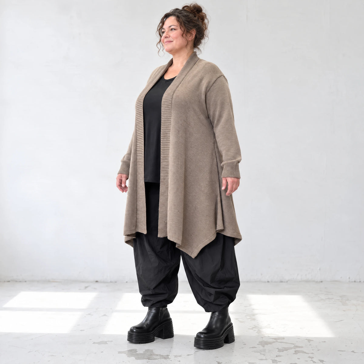 Taupe Strickcardigan in Glockenform mit Stehkragen Seitentaschen Baumwollstretch