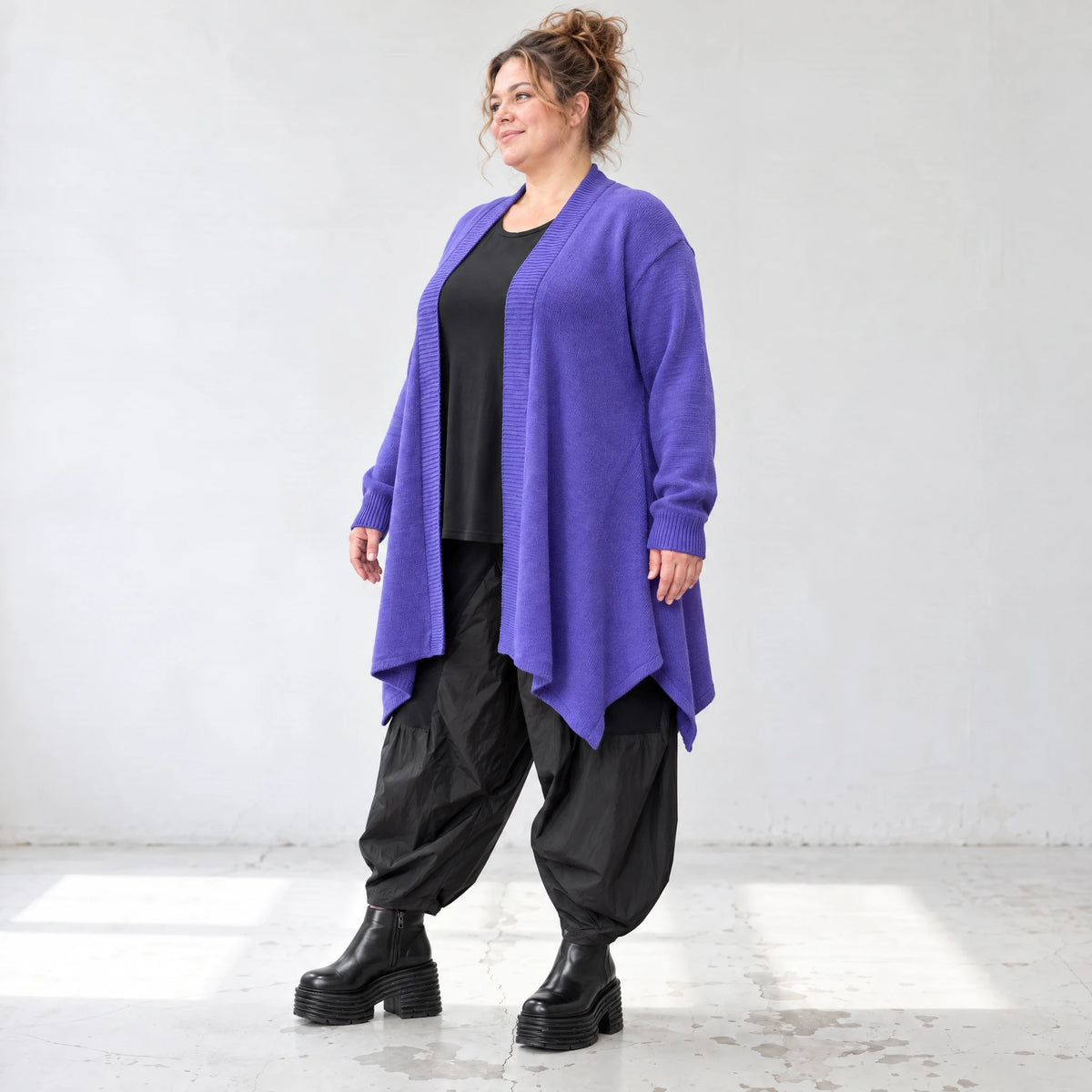 Cardigan aus Baumwolle in Violett mit Stehkragen A-Linie weich verschlusslos warm