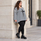 Langarmshirt in A-Linie aus Stretchjersey in Creme/Dunkelblau mit seitlichen Schlitzen