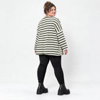Langarmshirt Creme/Dunkelgrün aus Stretchjersey in lockerer A-Linie mit Seitenschlitzen