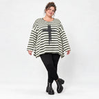 Langarmshirt Creme/Dunkelgrün aus Stretchjersey in lockerer A-Linie mit Seitenschlitzen