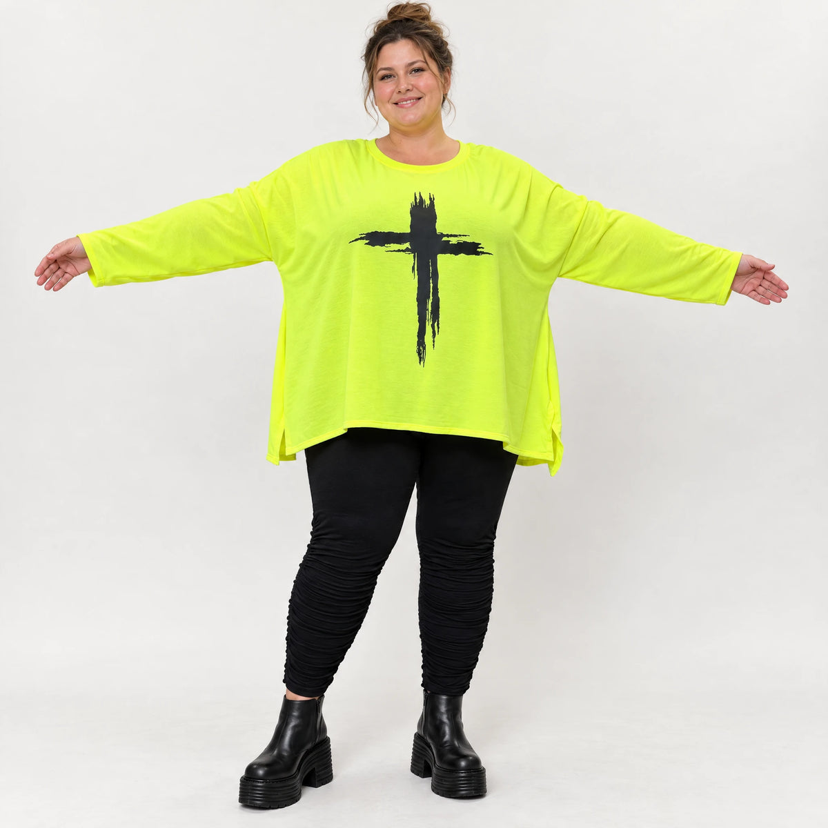 Langarmshirt in Neongelb aus weichem Baumwolljersey mit Rundhalsausschnitt und A-Linie