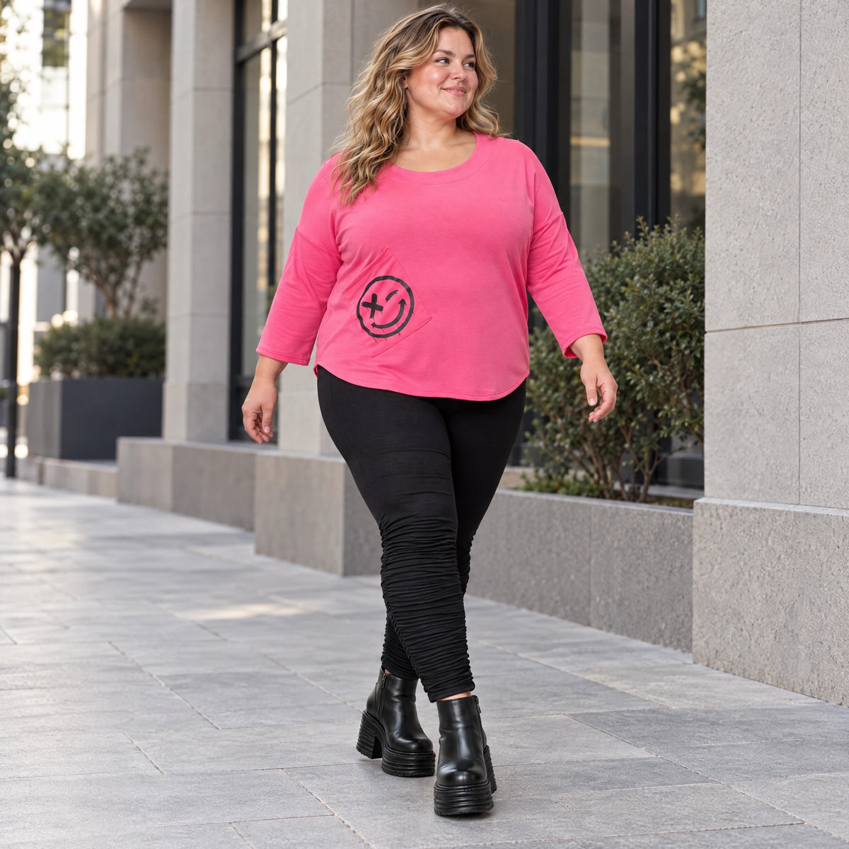 Rundhalsshirt in Pink aus weichem Stretchjersey mit 7/8-Arm und gerundeter Schnittform