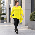 Langarmshirt in sonnigem Gelb aus weichem Stretchjersey mit asymmetrischem Zipfelsaum