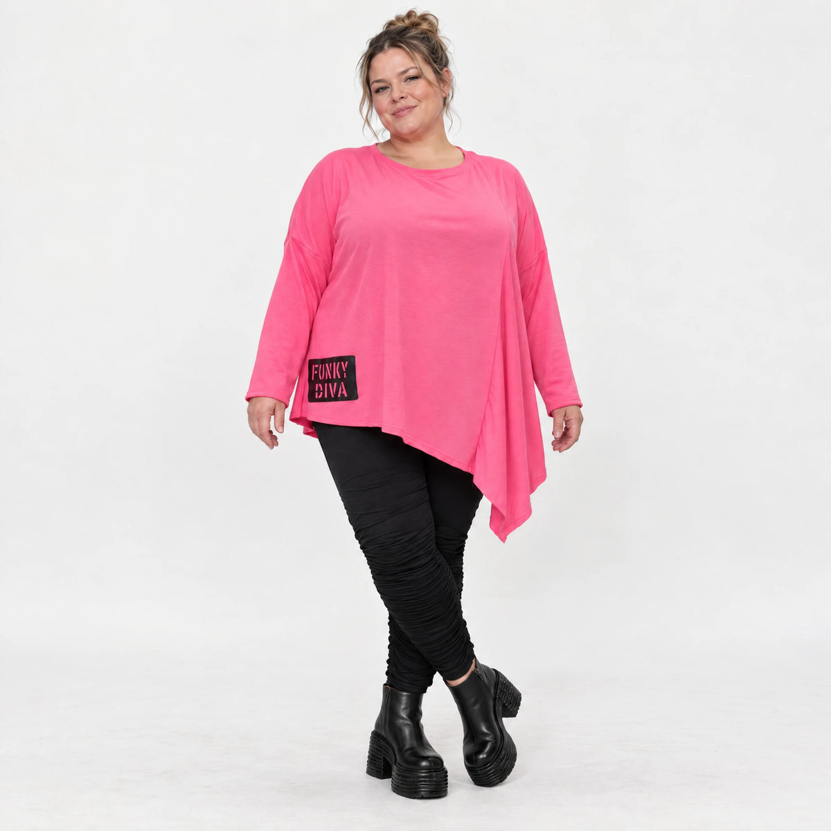 Langarmshirt in frischem Pink mit asymmetrischem Zipfelsaum aus weichem Stretchjersey