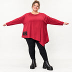 Rotes Langarmshirt mit asymmetrischem Zipfelsaum aus weichem Stretchjersey aus Italien
