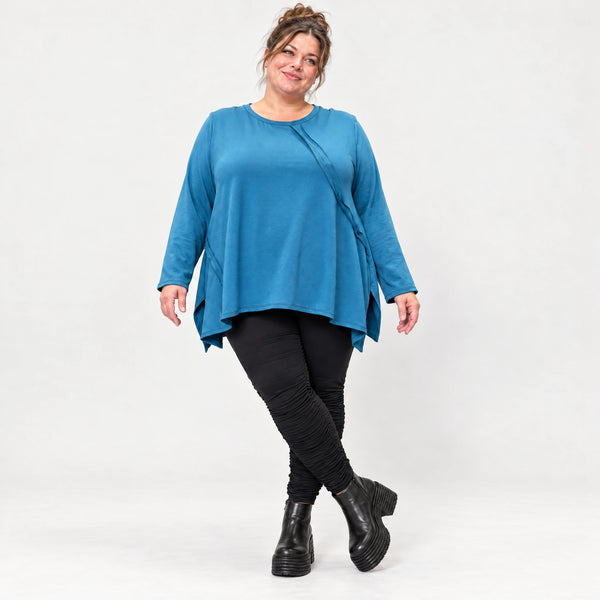 Blaues Langarmshirt aus warmem Stretchjersey in fließender A-Linie mit Rundhalsausschnitt