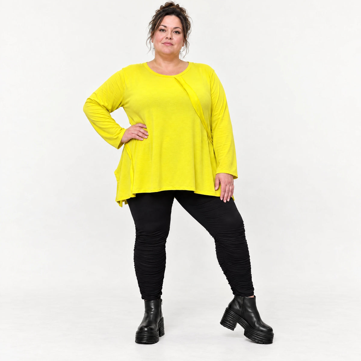 Langarmshirt in strahlendem Gelb mit fließender A-Linie aus weichem Baumwolljersey