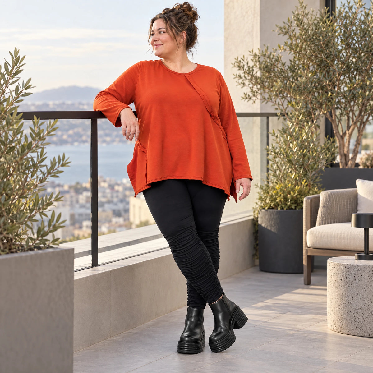 Langarmshirt in Orange mit Rundhalsausschnitt und fließender A-Linie aus Stretchjersey