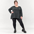 Schwarzes Langarmshirt Basic in fließender A-Linie aus weichem Stretchjersey aus Italien