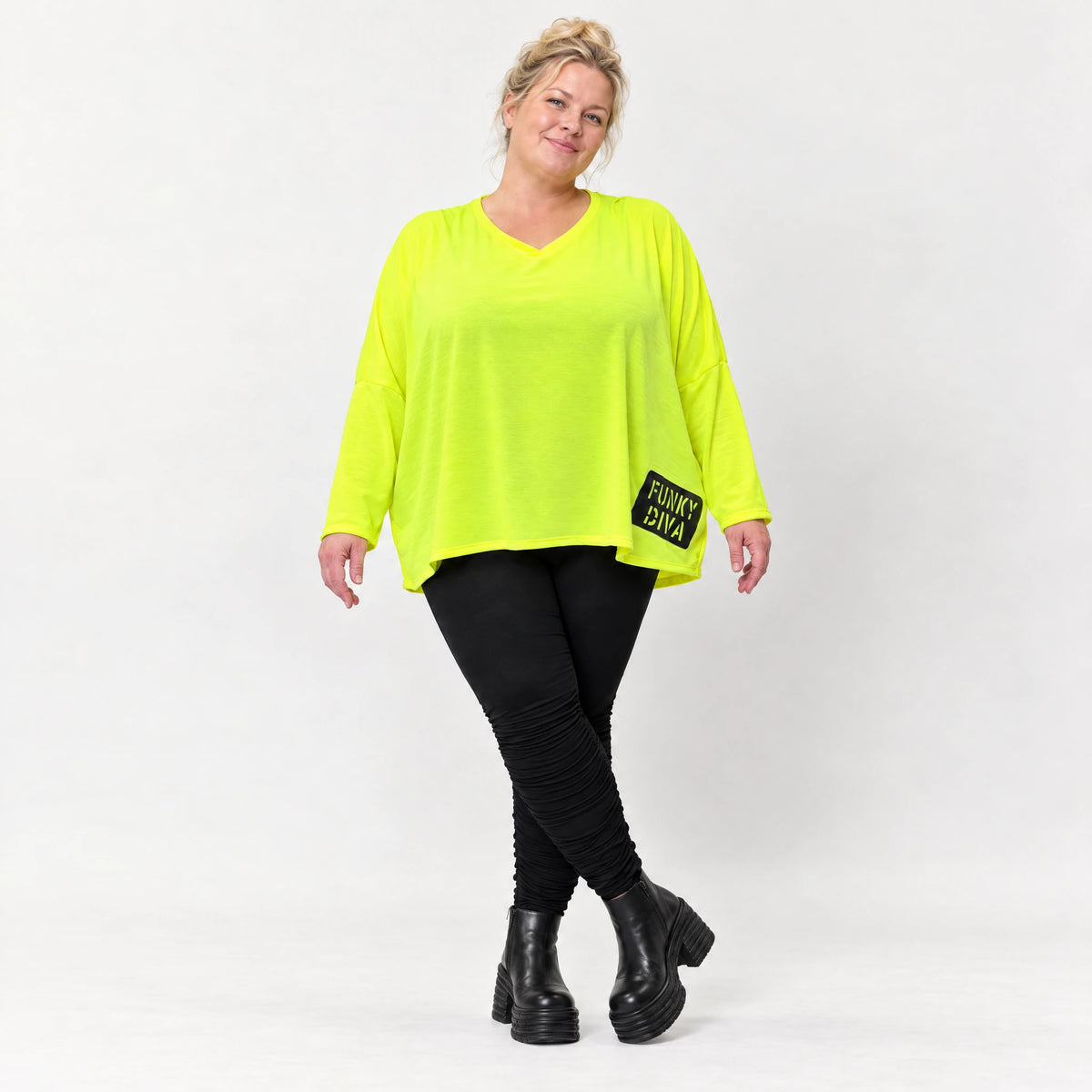 Lässiges Langarmshirt in leuchtendem Neongelb mit V-Ausschnitt aus weichem Stretchjersey