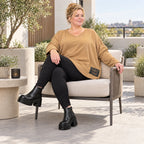 Langarmshirt in Camel aus weichem Stretchjersey mit V-Ausschnitt und kastiger Silhouette