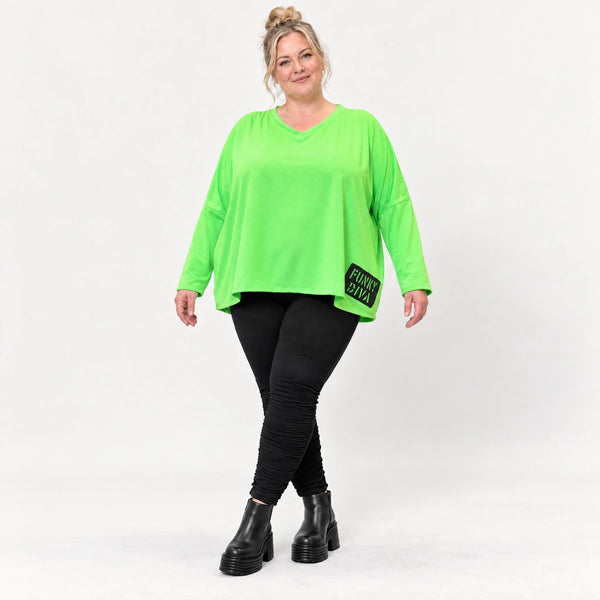 Langarmshirt in sattem Grün aus weichem Stretchjersey mit V-Ausschnitt im kastigen Schnitt