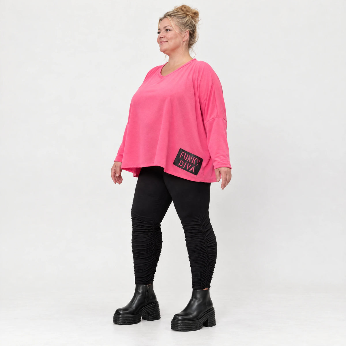 Langarmshirt in Pink aus weichem Stretchjersey mit V-Ausschnitt und kastiger Silhouette