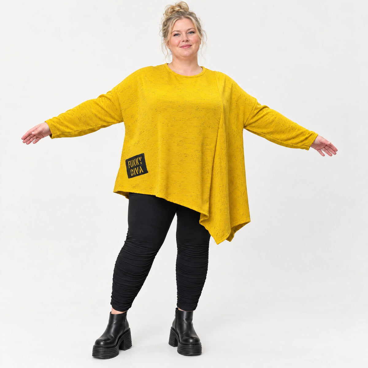 Feinstrickshirt in Gelb mit asymmetrischem Zipfelsaum Langarm und Rundhalsausschnitt