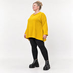 Flauschiges Feinstrickshirt in leuchtendem Gelb mit Stretchanteil und fließender A-Linie