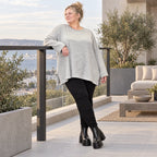 Kuscheliges Feinstrickshirt in Grau/Schwarz Melange mit fließender A-Linie aus Italien