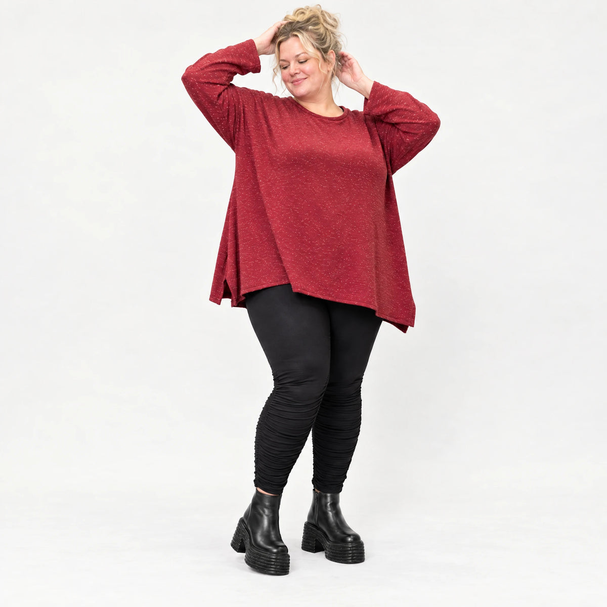 Feinstrickshirt in Rot/Weiß mit flauschigem Garn in A-Linie und Rundhalsausschnitt