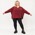 Flauschiger Feinstrickpullover in Rot/Braun mit V-Ausschnitt und kastigem Schnitt